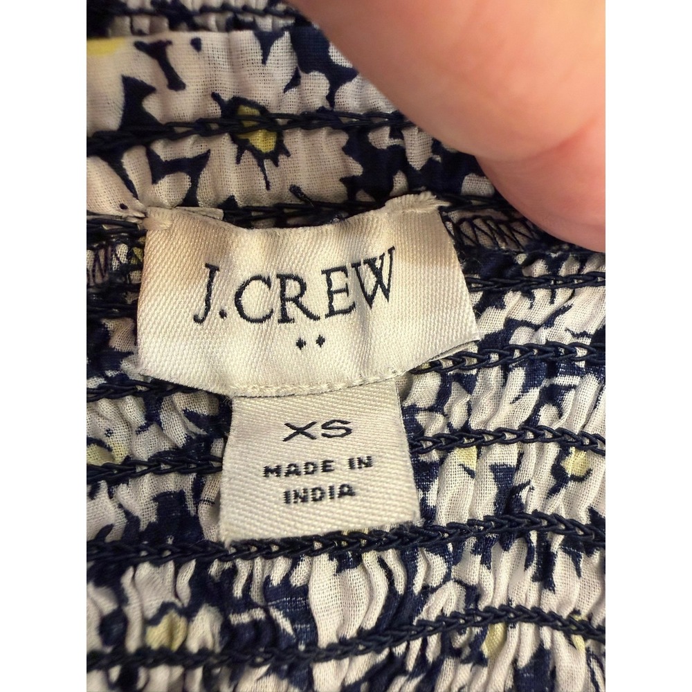 J.Crew Smocked Peplum Top Women's XS Navy Blue Daisy Floral Puff Sleeve Blouse - Picture 7 of 9